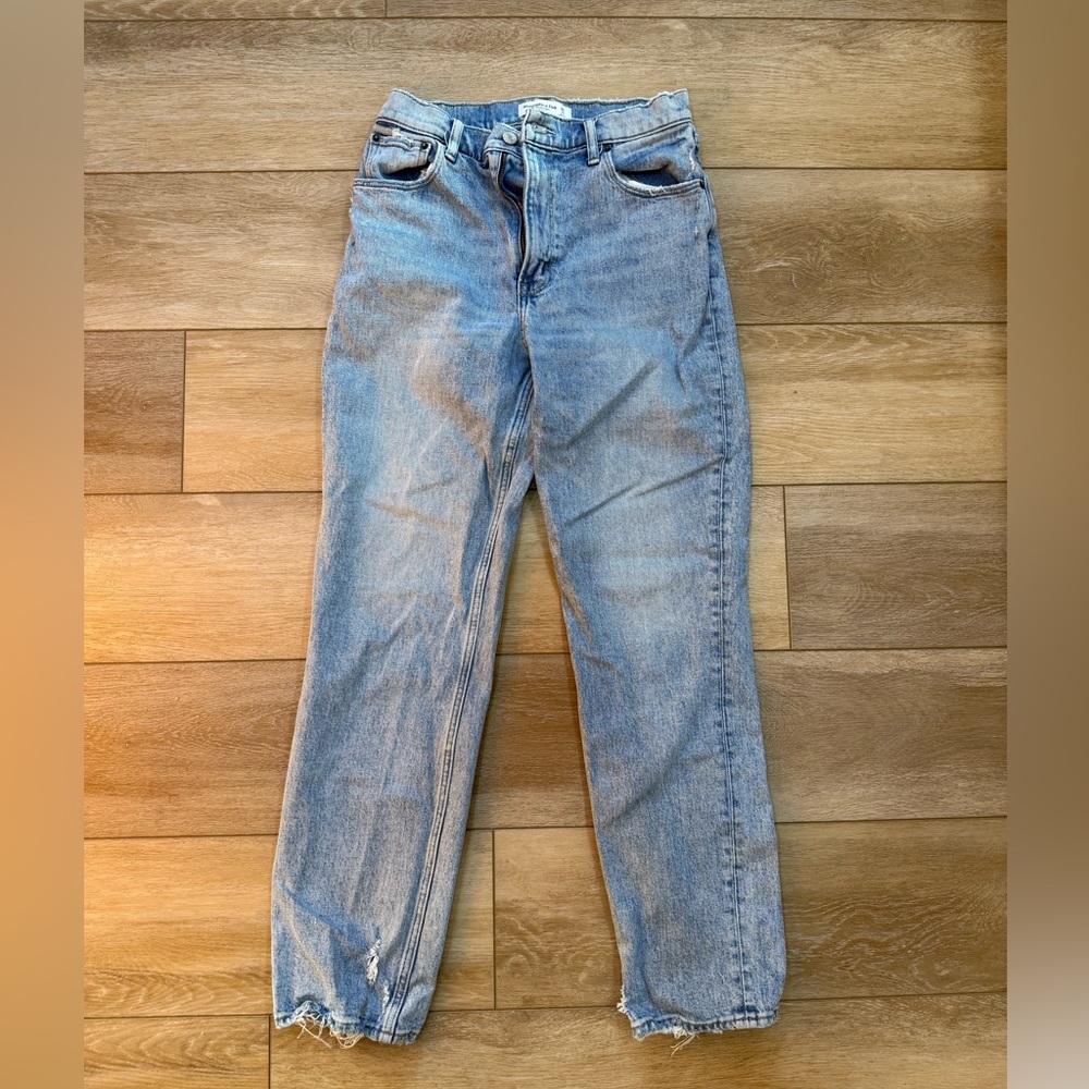 Abercrombie & Fitch - 90s Straight Ultra High Rise - Size 6/28 R